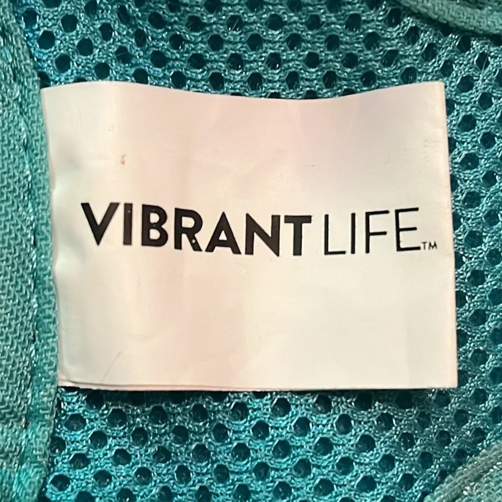 Vibrant Life Cat Harness/Leash/Collar color is blue